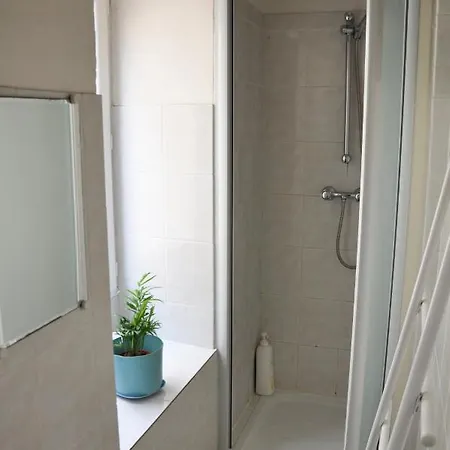 Port Apartment *