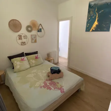 Port Apartment *